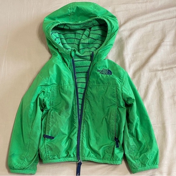 Patagonia and North Face Cozy Bundle, Reversible Jacket and Quilted Joggers - Picture 9 of 15